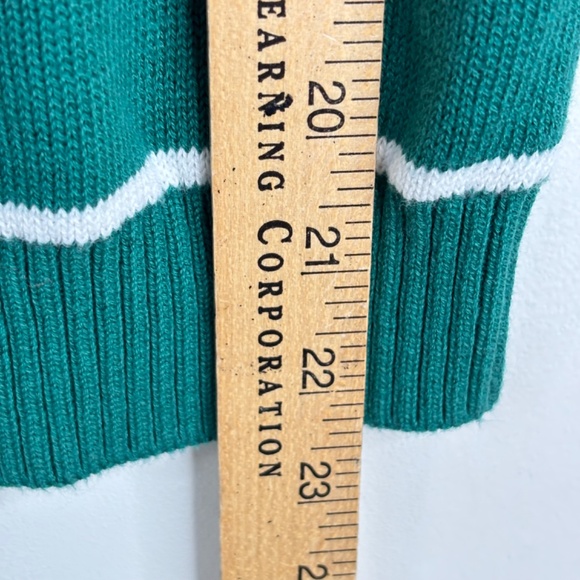 Hello Kitty Christmas Sweater Girl M Gingerbread Cat Festive Holiday Photos Gift - Picture 6 of 9